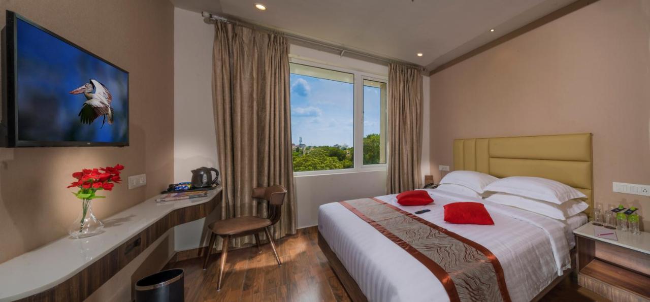 CR Grande Hotell Madurai Exteriör bild