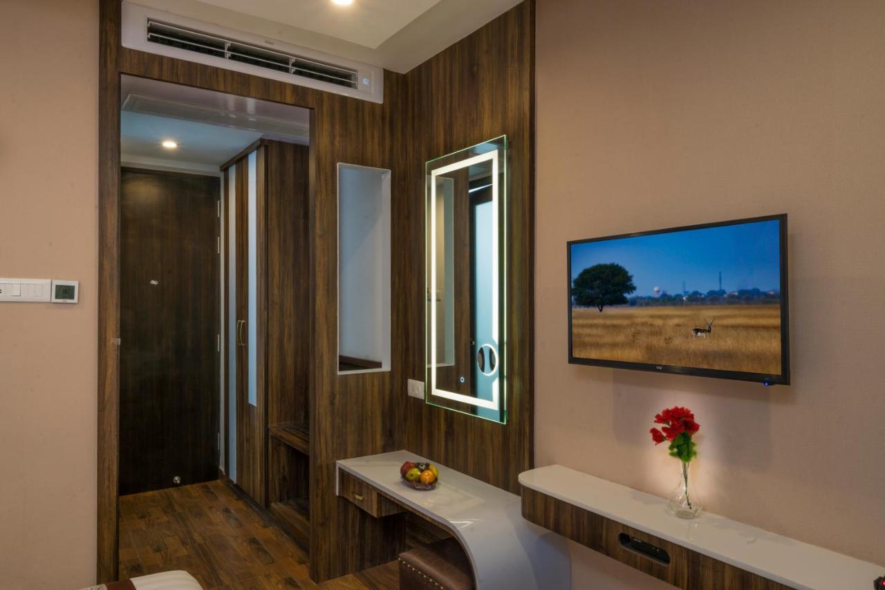 CR Grande Hotell Madurai Exteriör bild