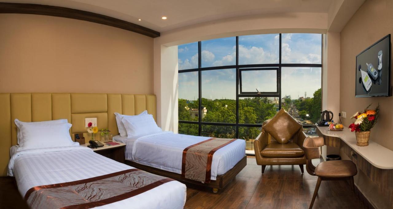 CR Grande Hotell Madurai Exteriör bild