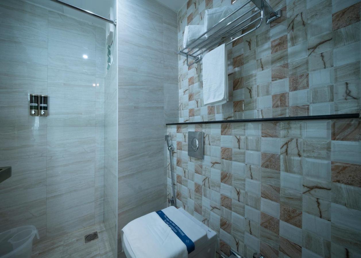 CR Grande Hotell Madurai Exteriör bild